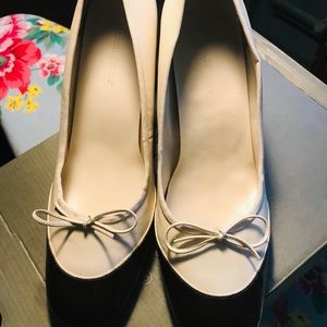 Ladies shoes